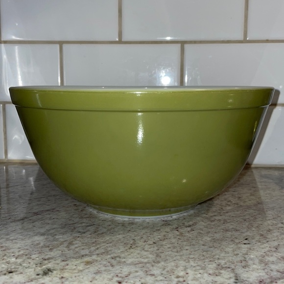Pyrex Other - Vintage Pyrex Bowl Avocado Green 2.5quart